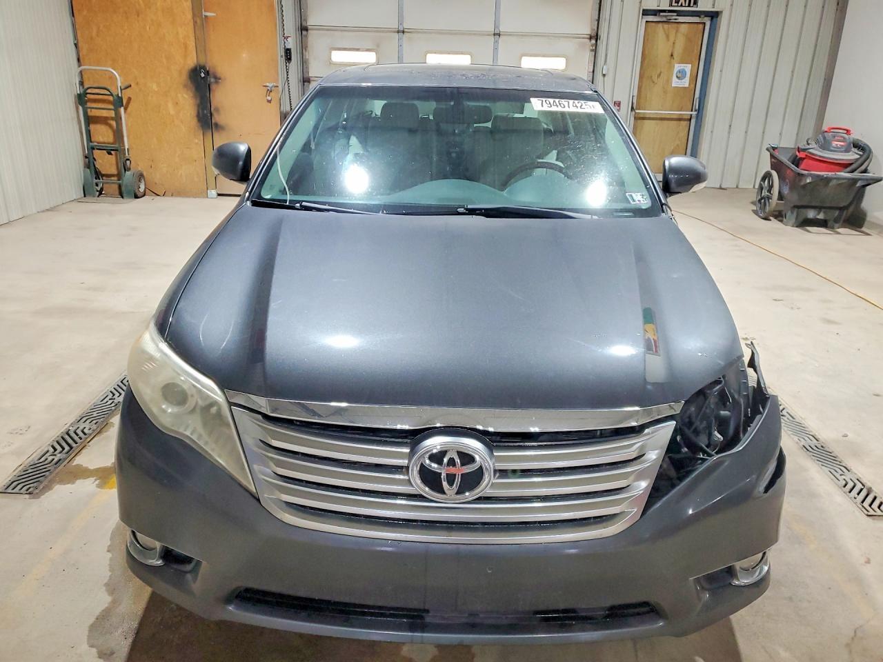 2011 TOYOTA Avalon