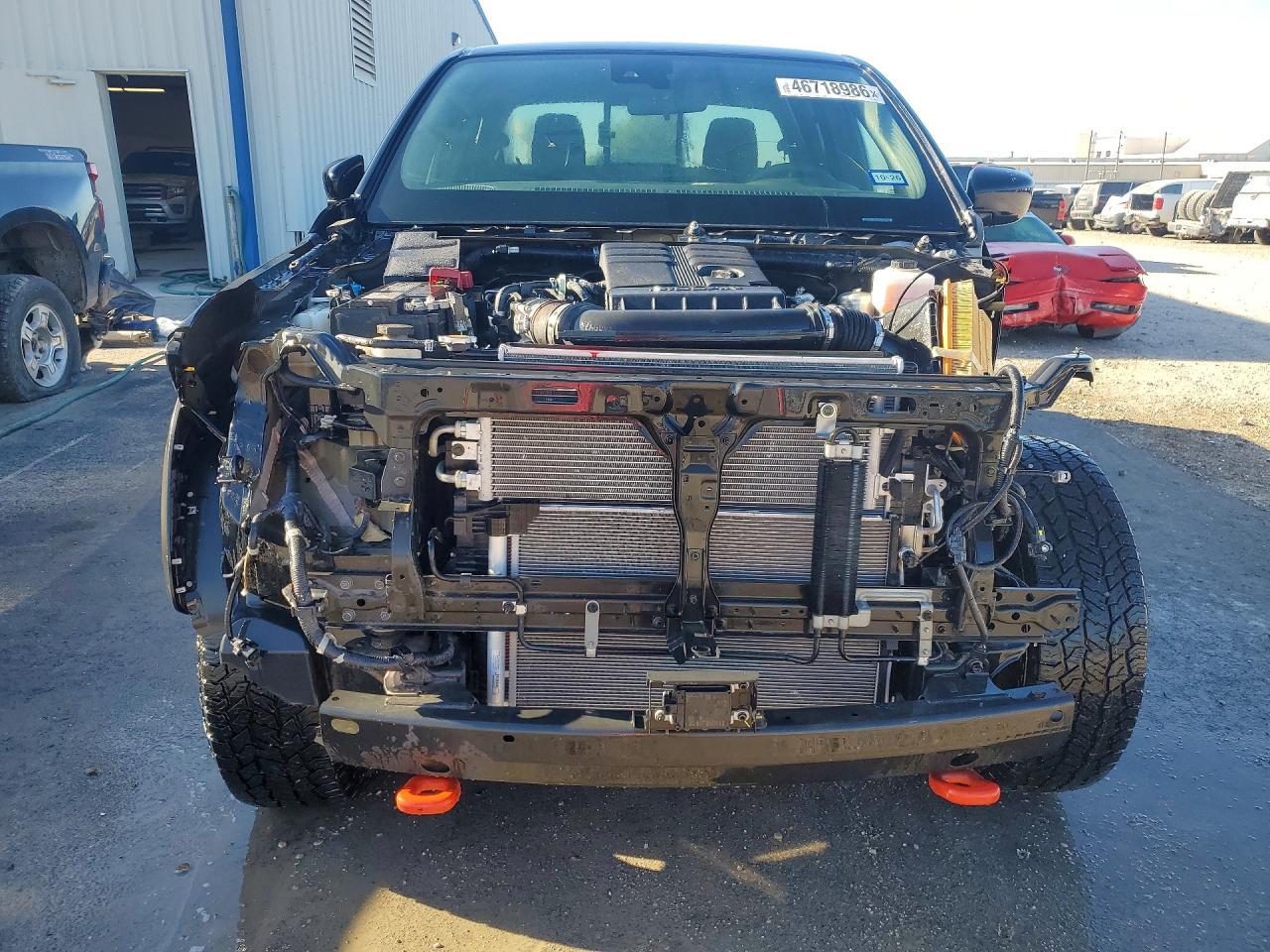 2024 NISSAN Frontier