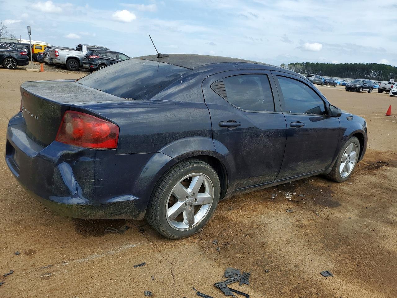 2013 DODGE Avenger