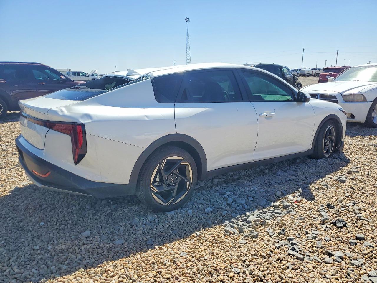 2025 KIA K4