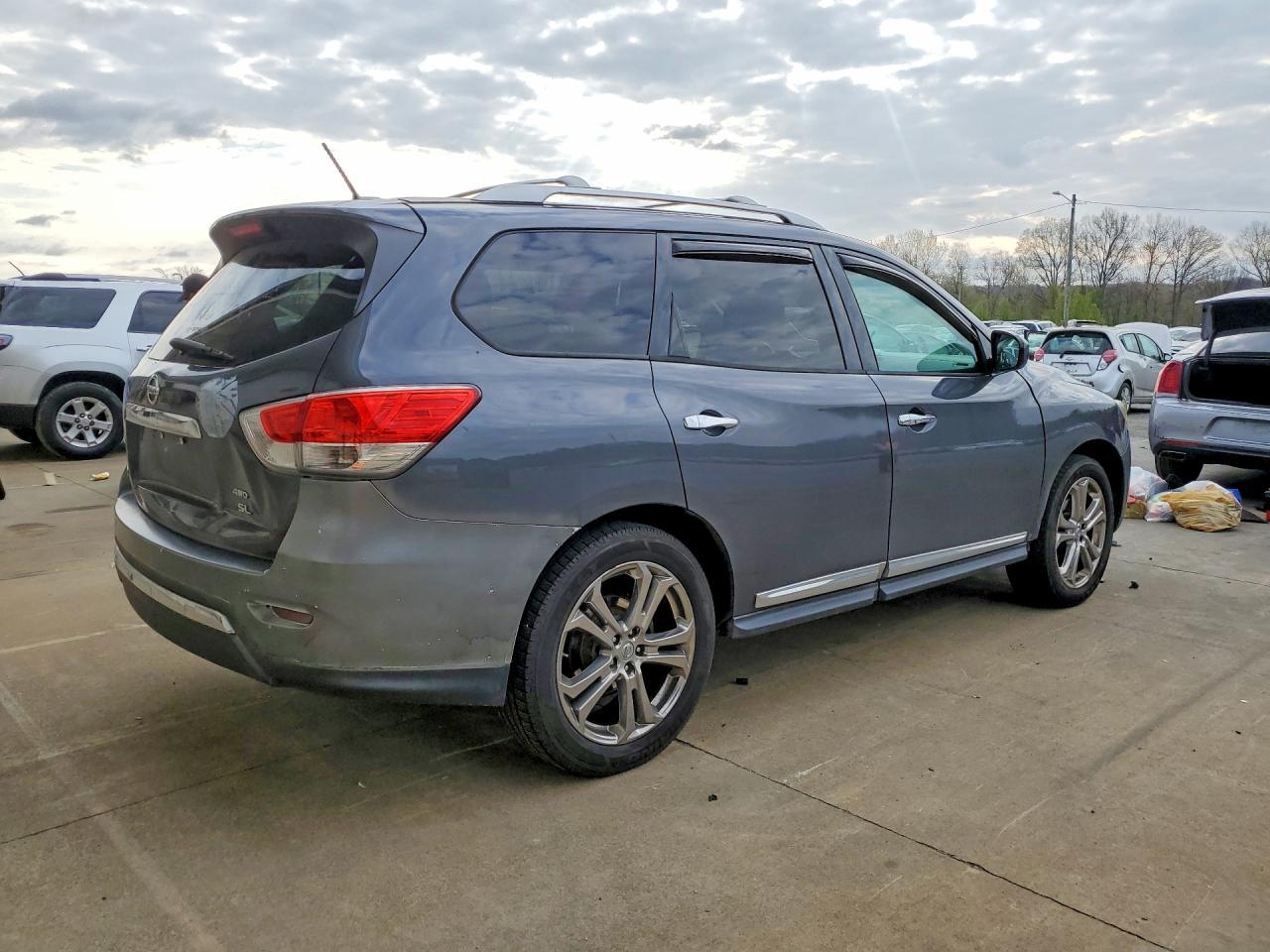 2013 NISSAN PATHFINDER