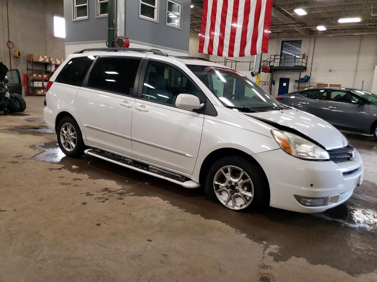 2005 TOYOTA SIENNA