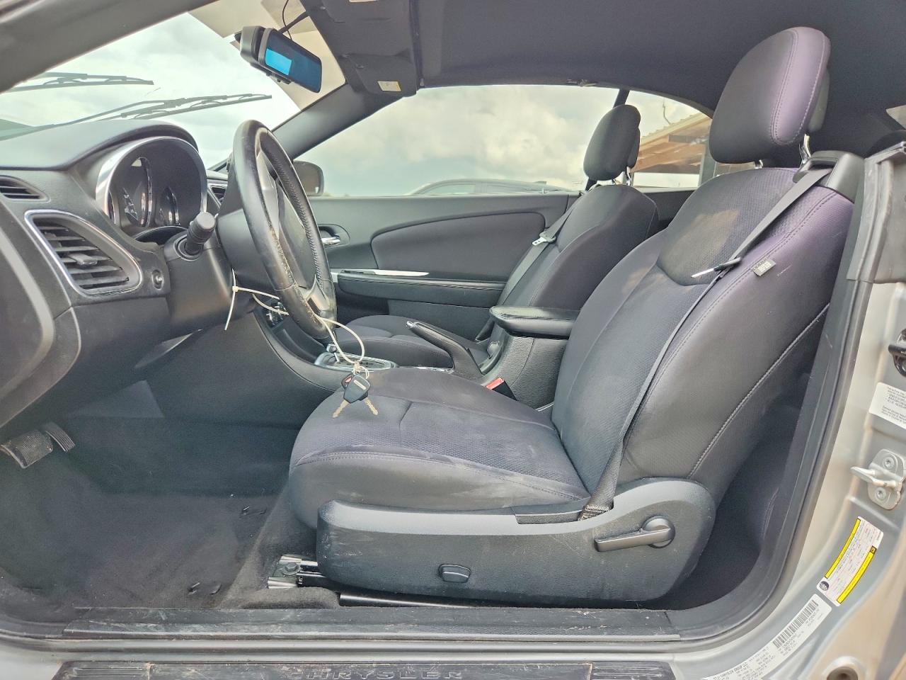 2013 CHRYSLER 200