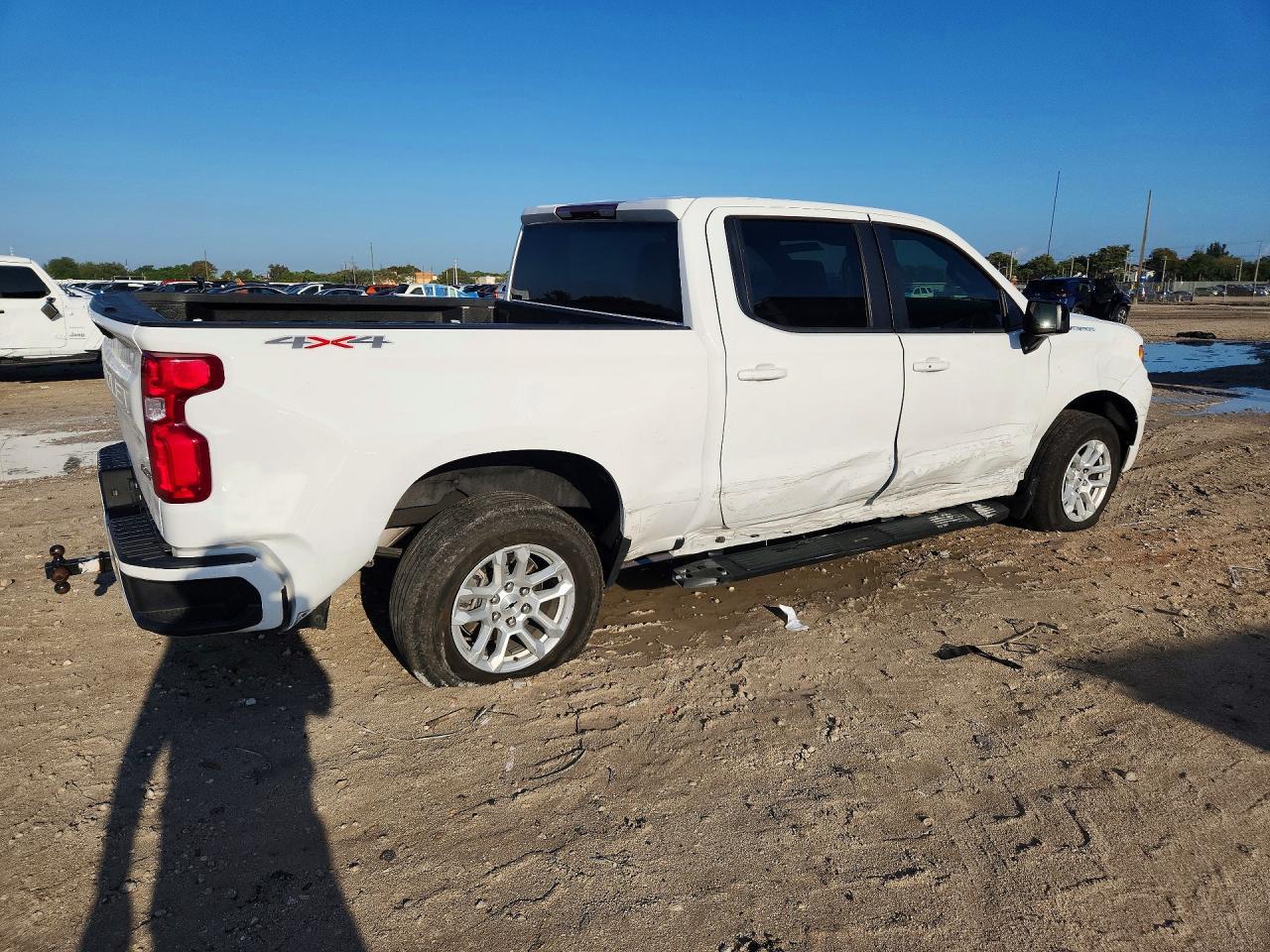 2024 CHEVROLET Silverado