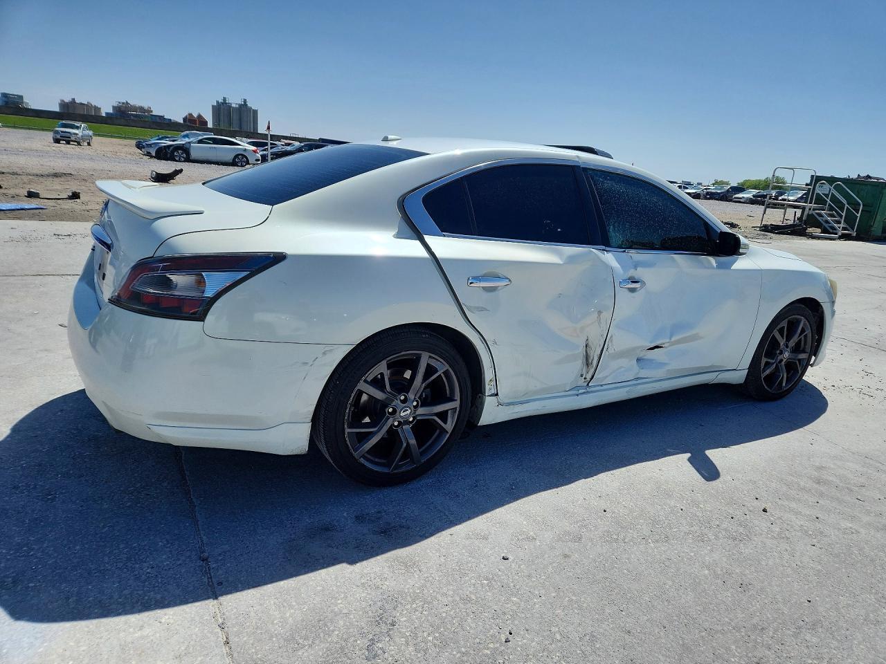 2014 NISSAN Maxima