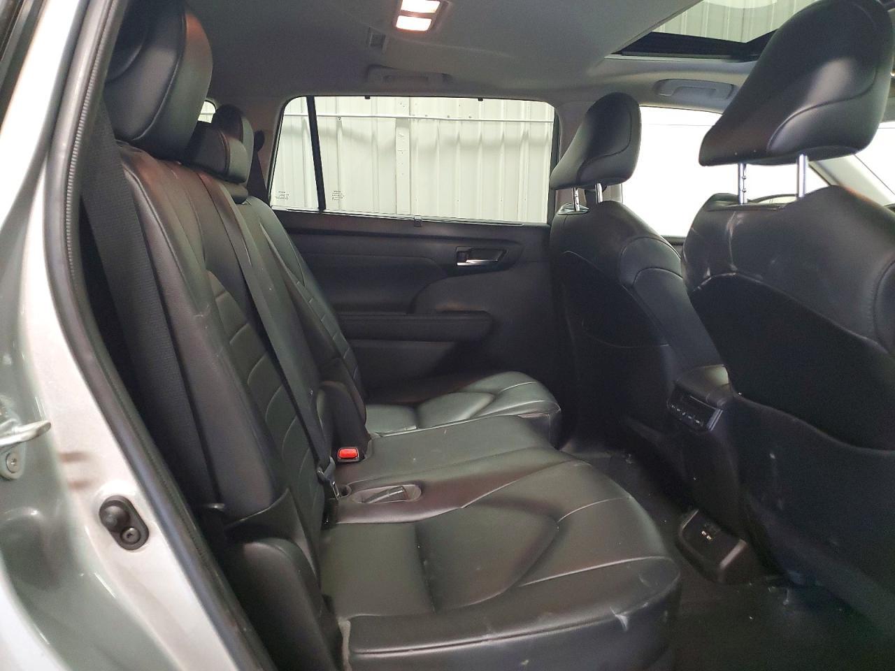 2021 TOYOTA HIGHLANDER
