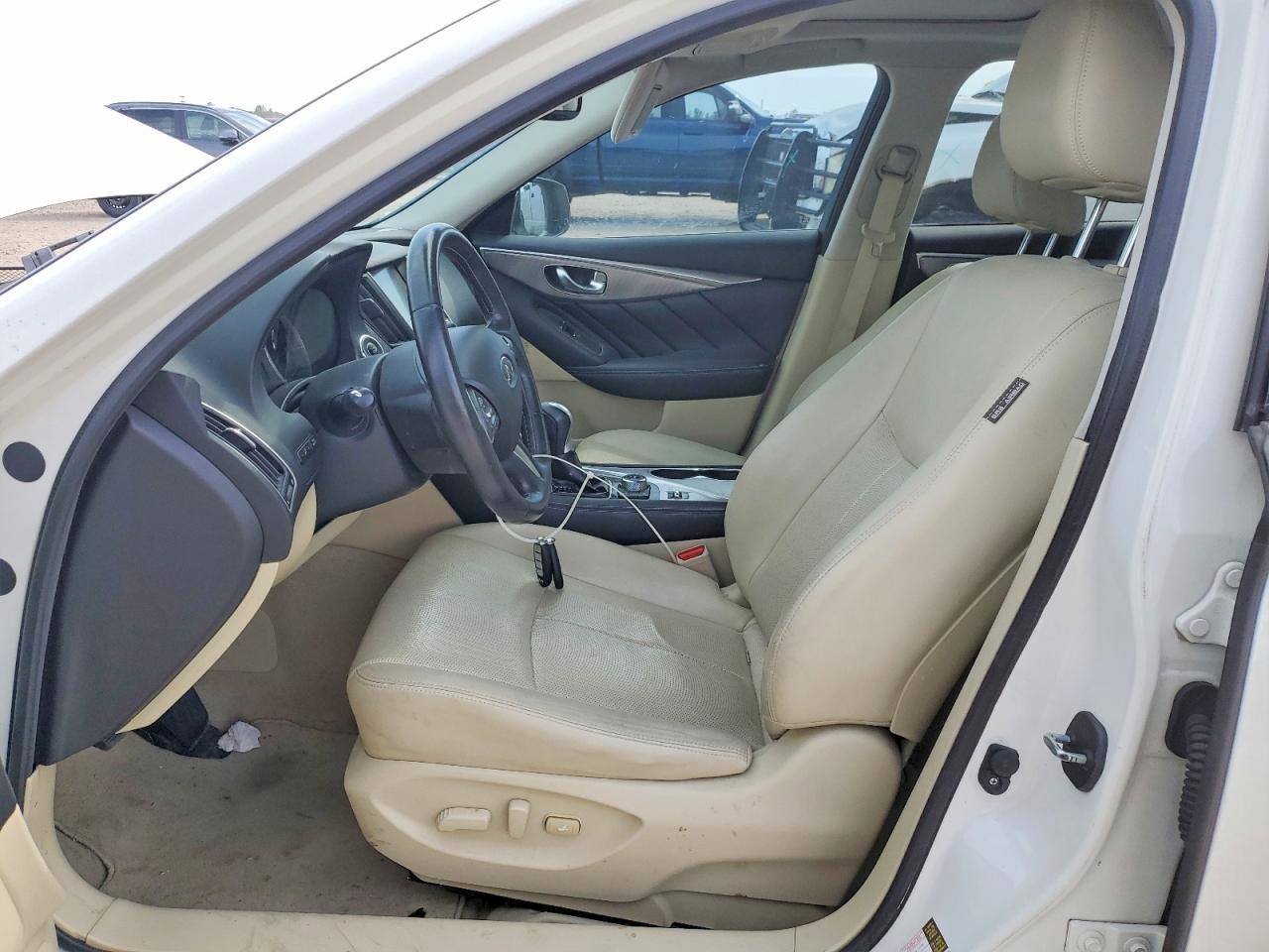2015 INFINITI Q50