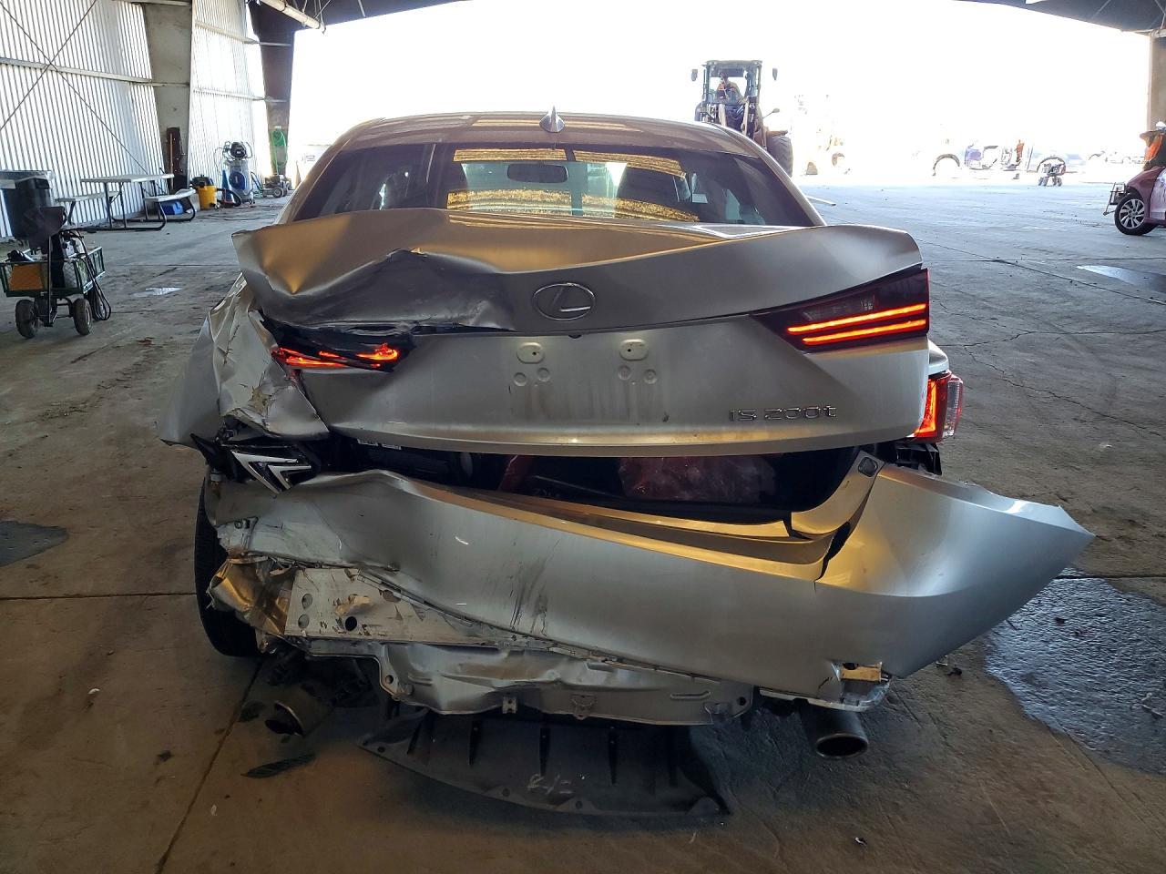 2016 LEXUS IS 200t