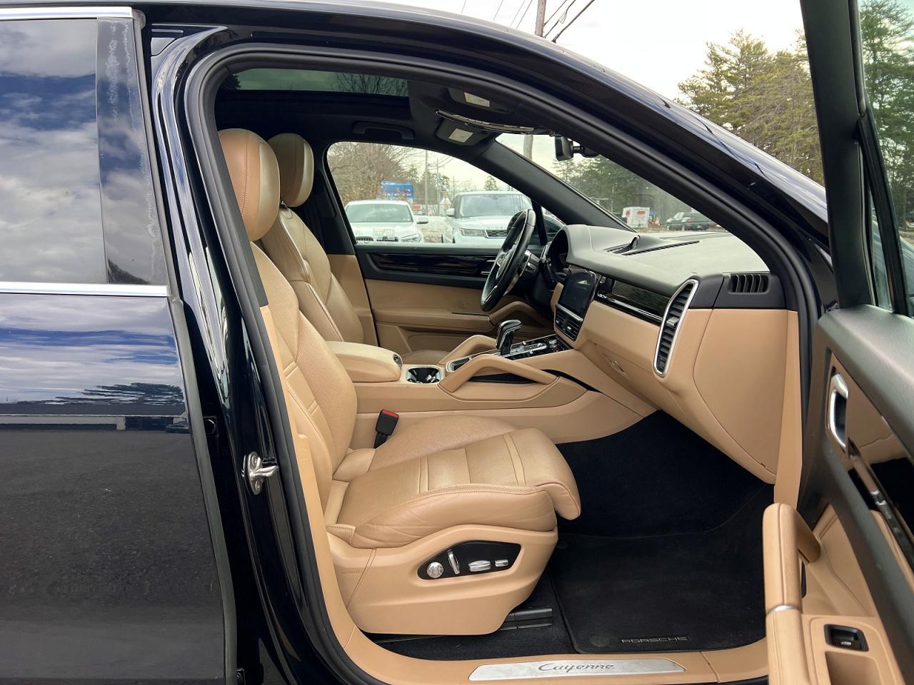 2020 PORSCHE CAYENNE
