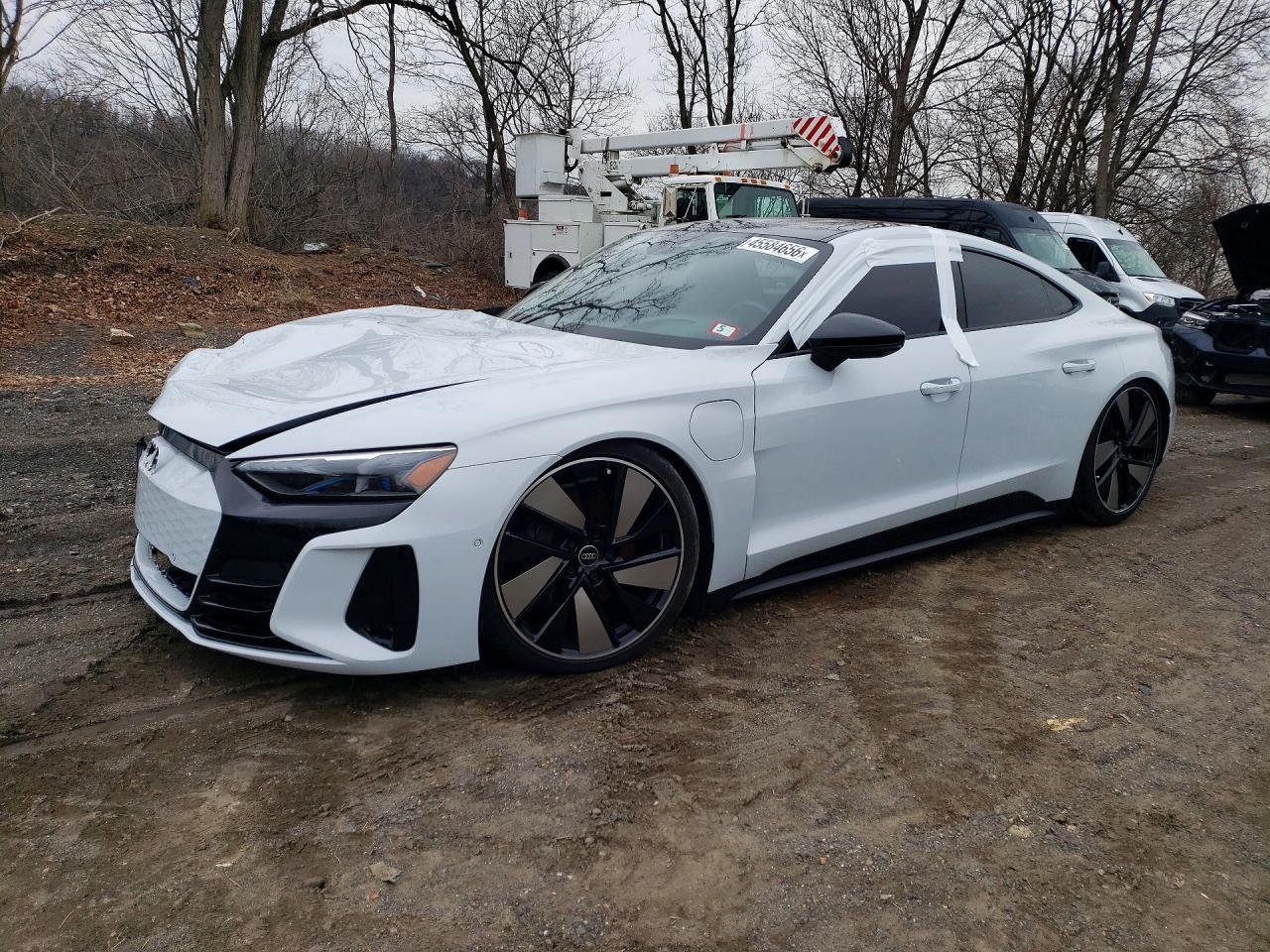 2024 AUDI e-tron GT