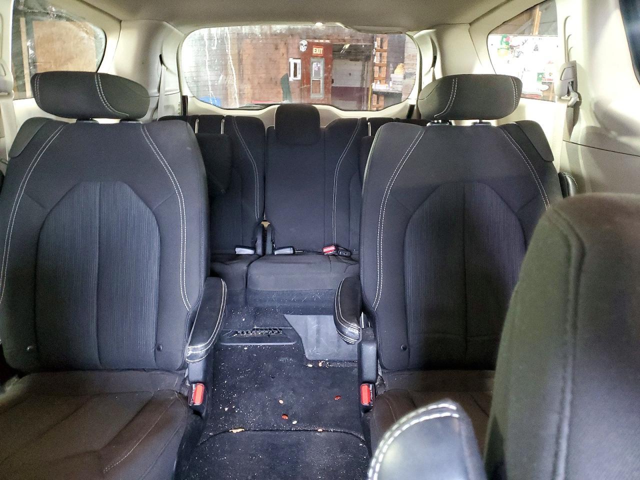 2022 CHRYSLER Voyager