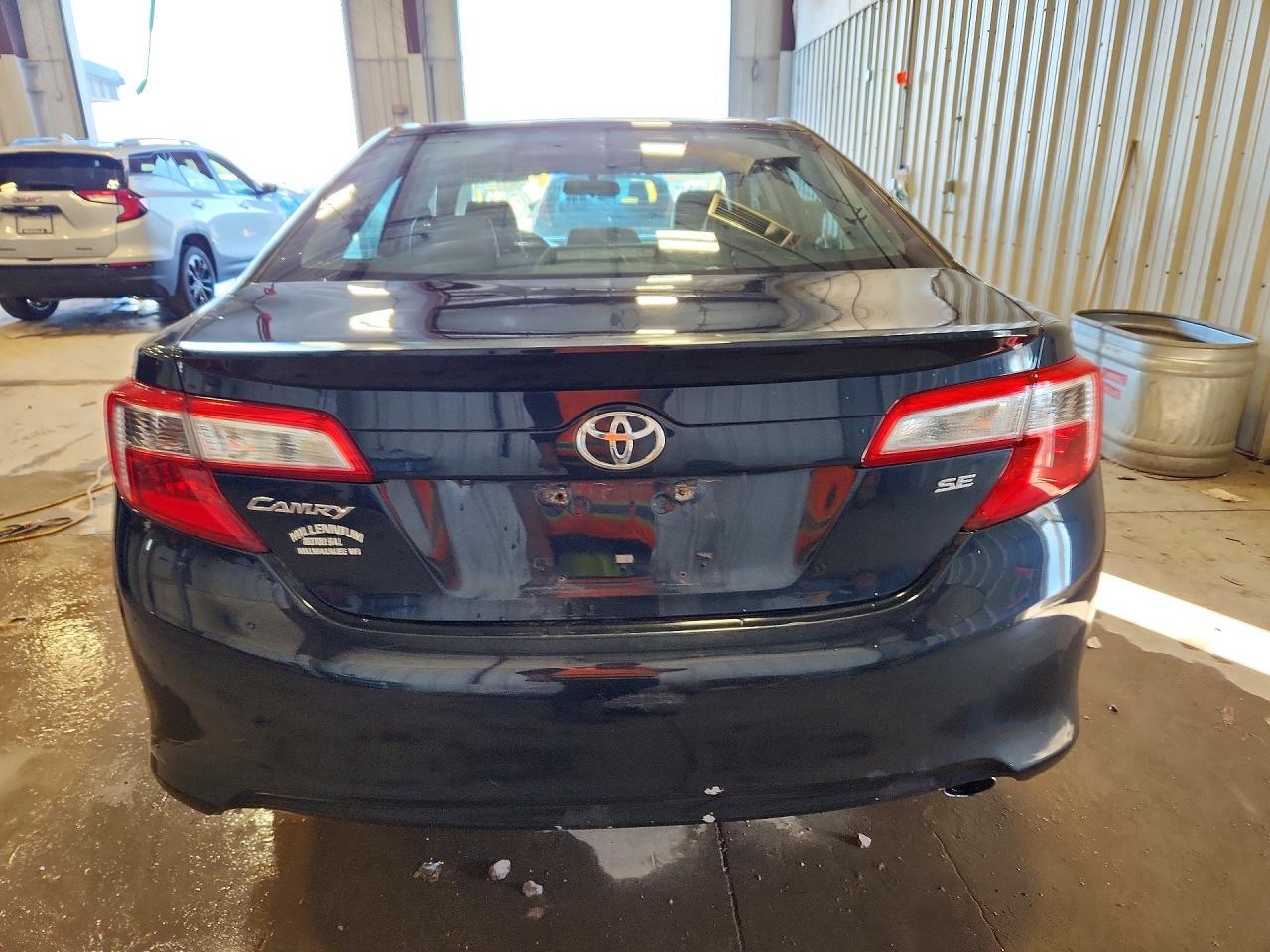 2014 TOYOTA CAMRY