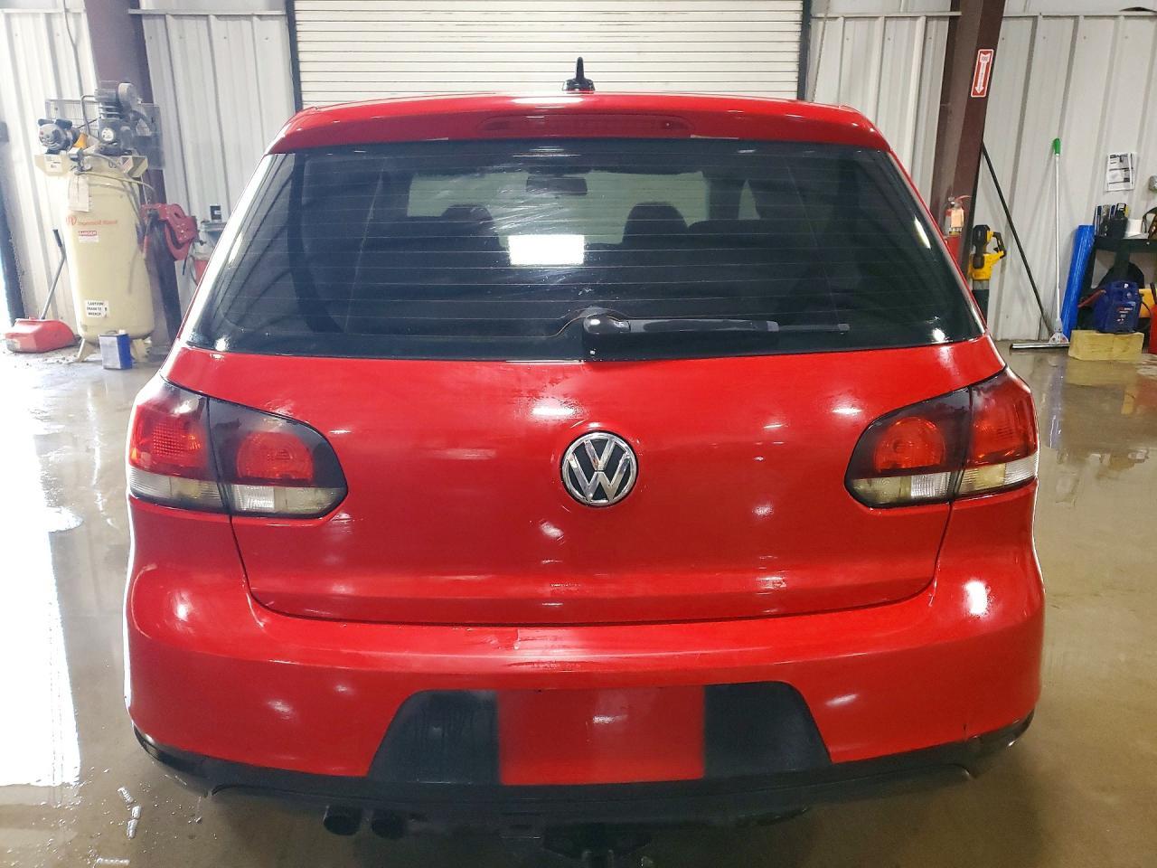 2011 VOLKSWAGEN GOLF