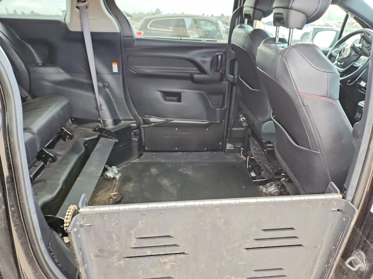 2025 TOYOTA SIENNA