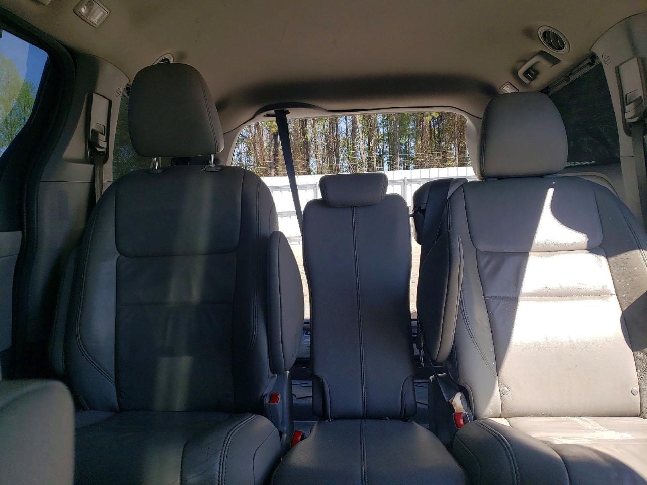 2015 TOYOTA SIENNA