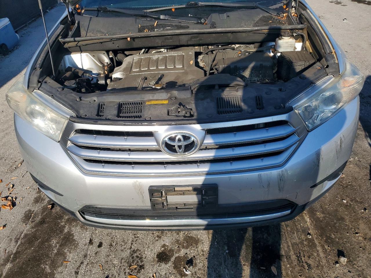 2013 TOYOTA HIGHLANDER