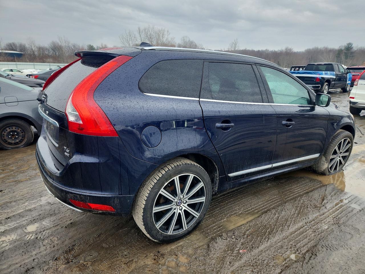 2017 VOLVO XC60