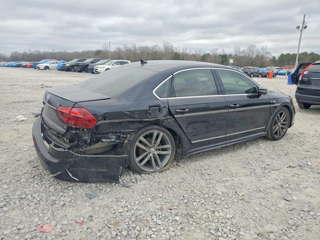 2017 VOLKSWAGEN Passat