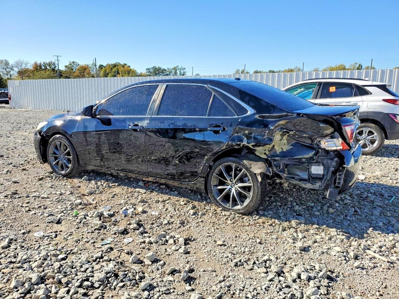 2016 TOYOTA CAMRY