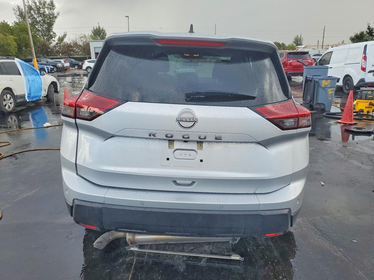 2015 NISSAN ROGUE