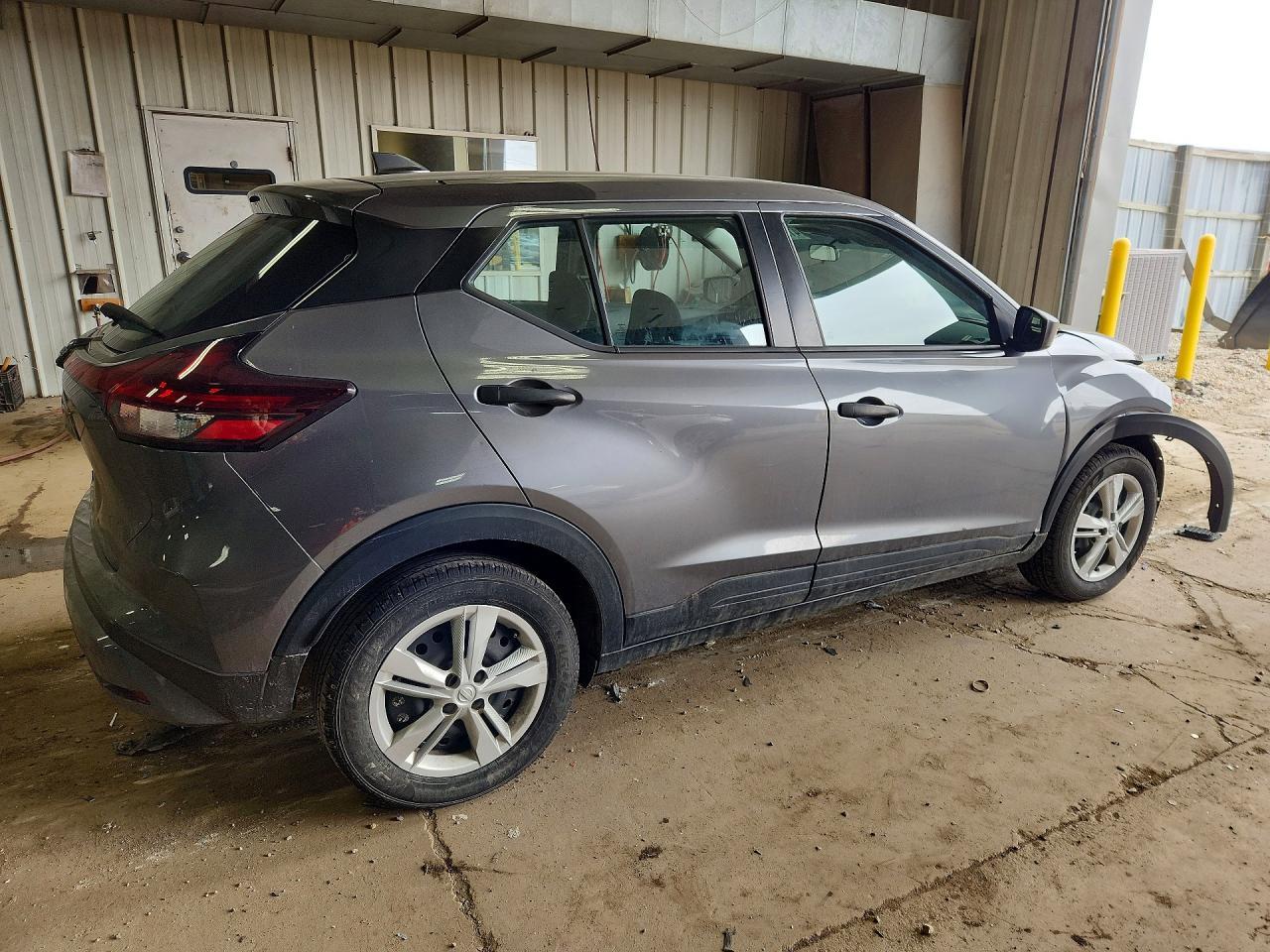 2024 NISSAN KICKS
