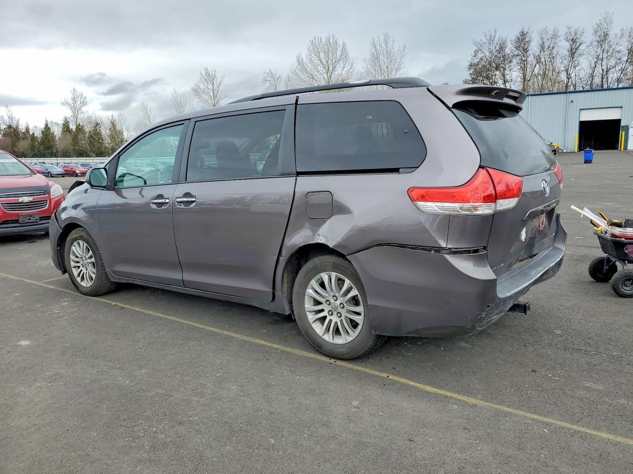2012 TOYOTA SIENNA