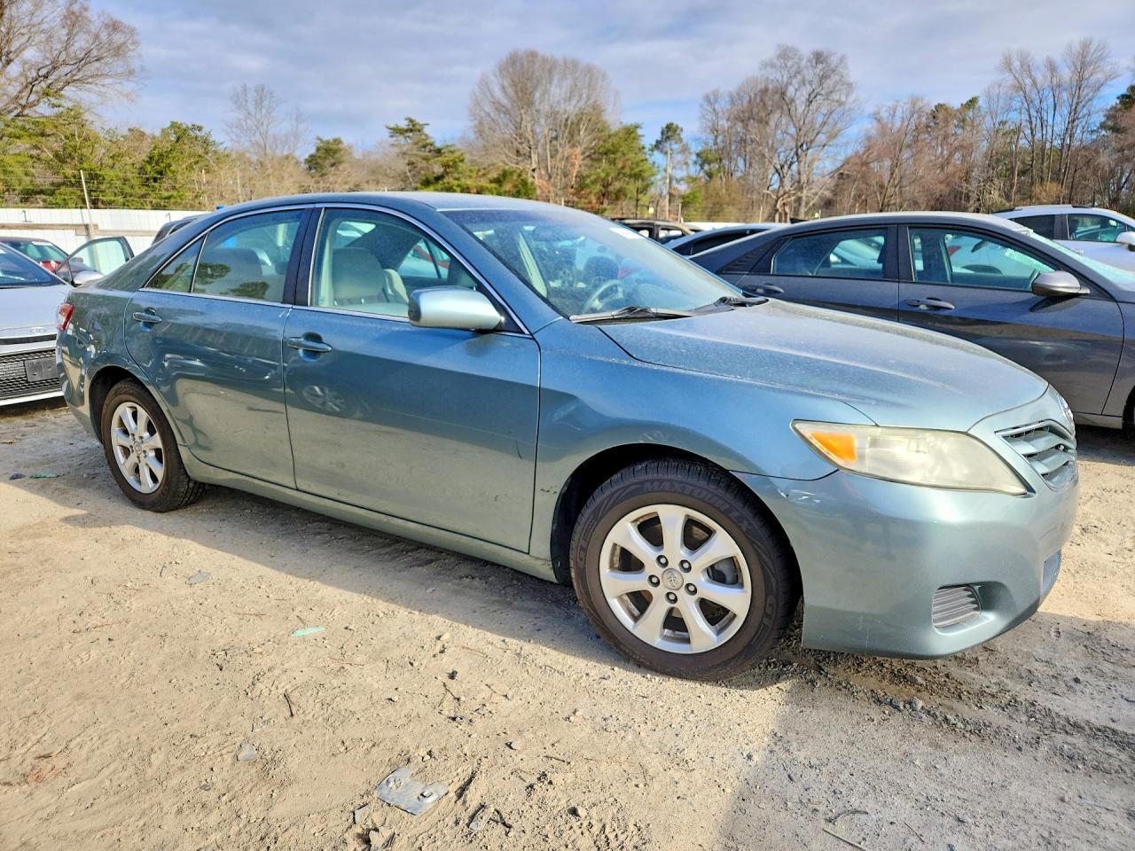 2011 TOYOTA CAMRY