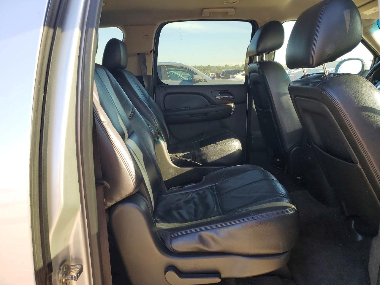 2012 CHEVROLET Suburban
