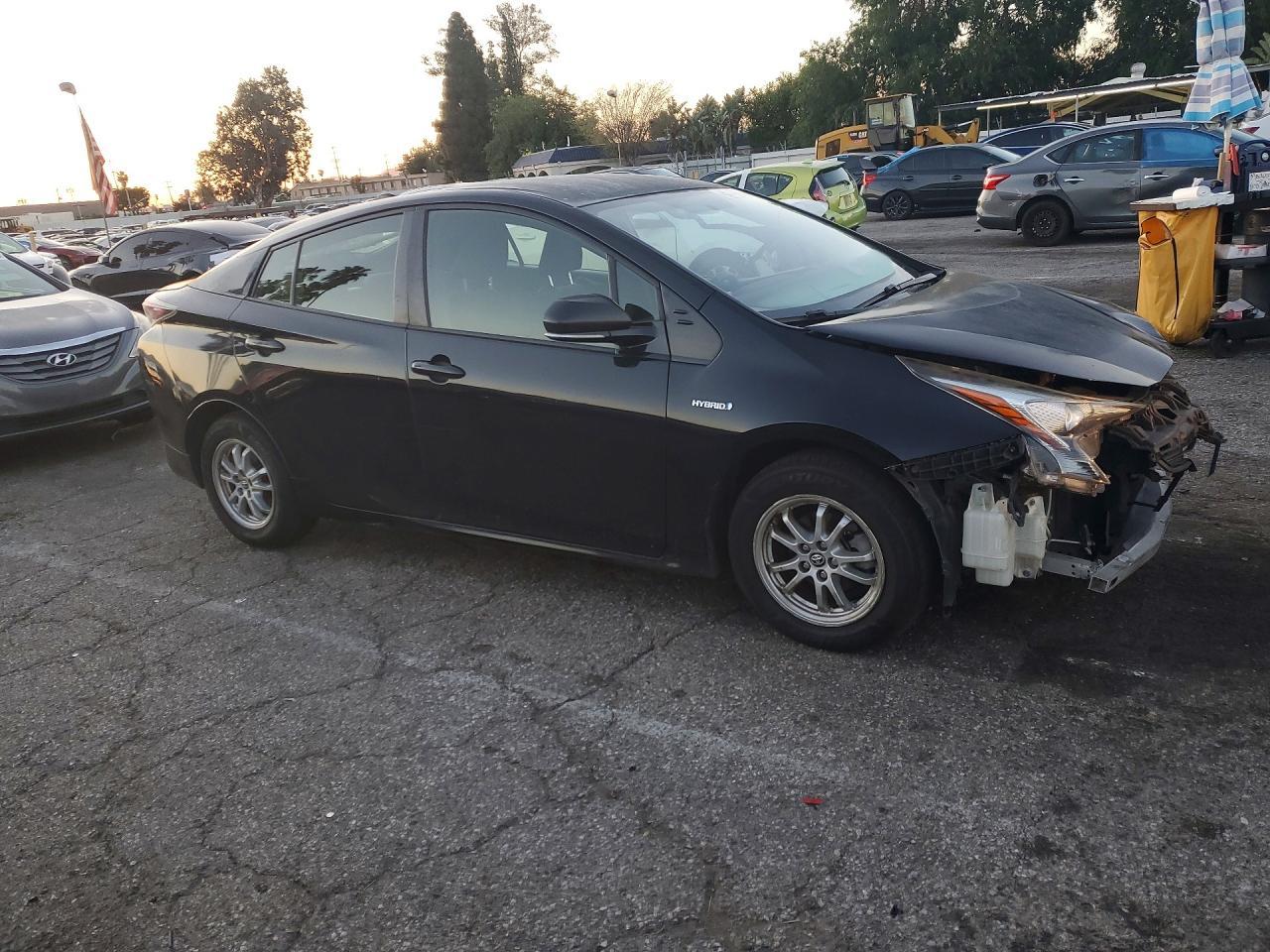 2016 TOYOTA PRIUS