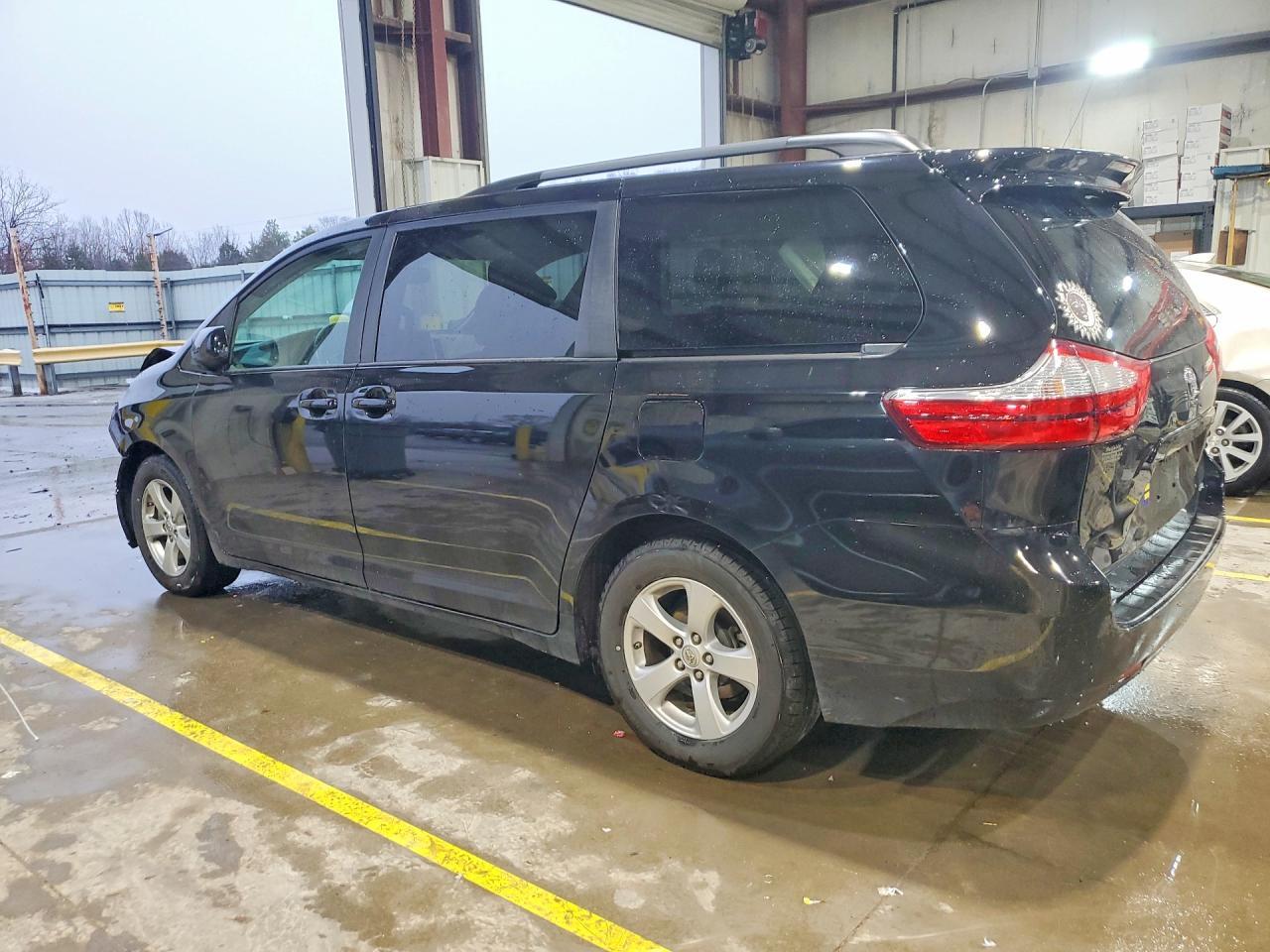 2017 TOYOTA SIENNA