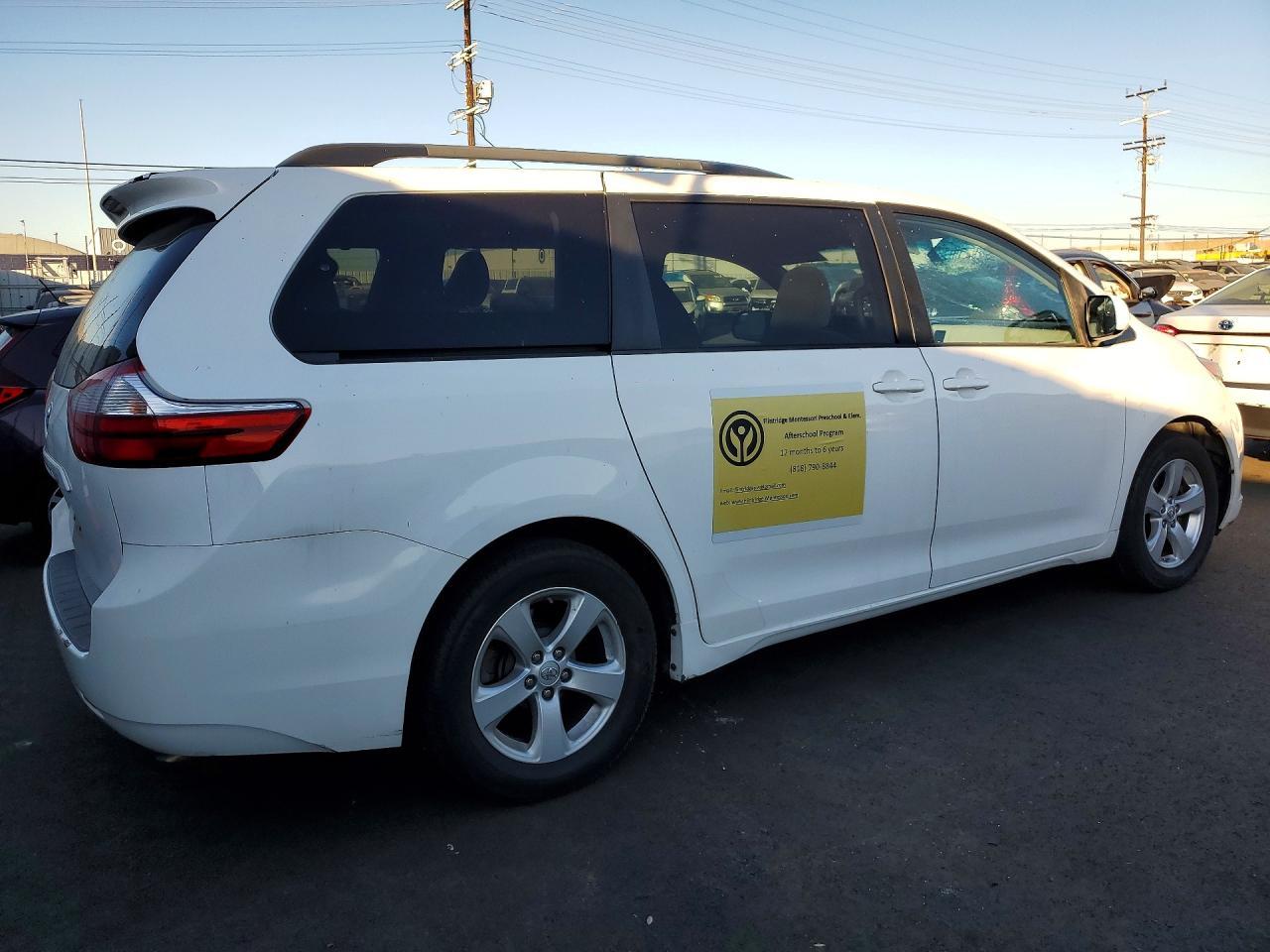 2016 TOYOTA SIENNA