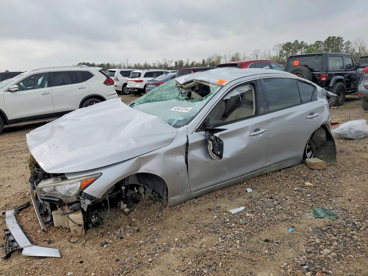 2015 INFINITI Q50