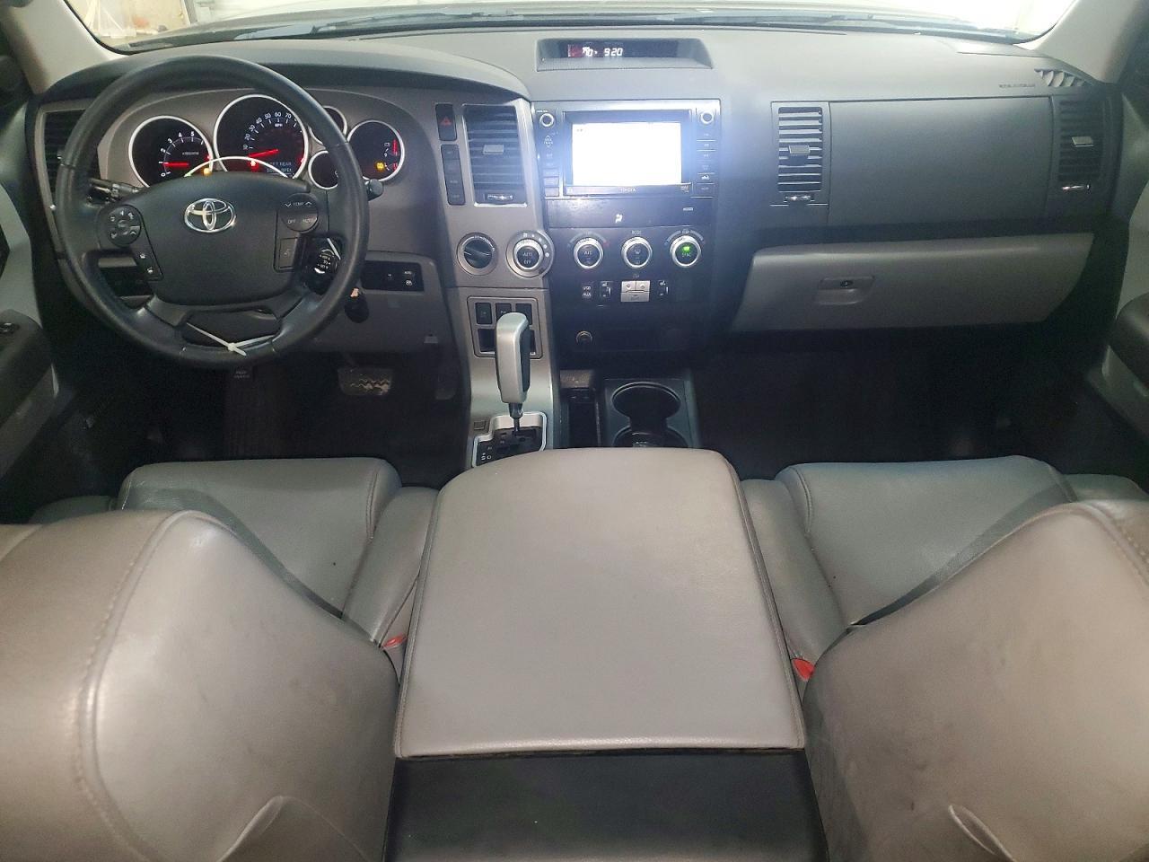 2012 TOYOTA Sequoia