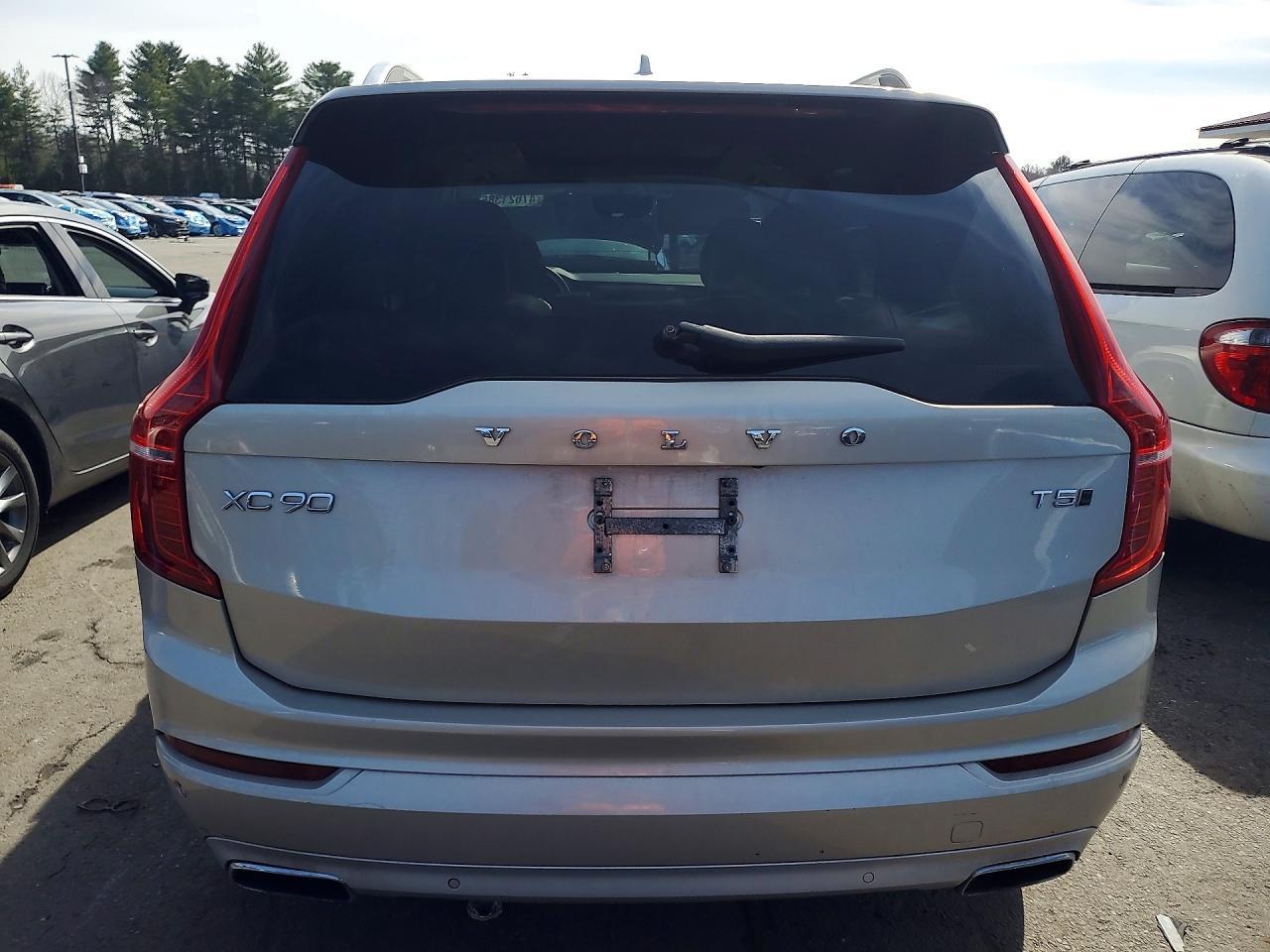 2016 VOLVO XC90