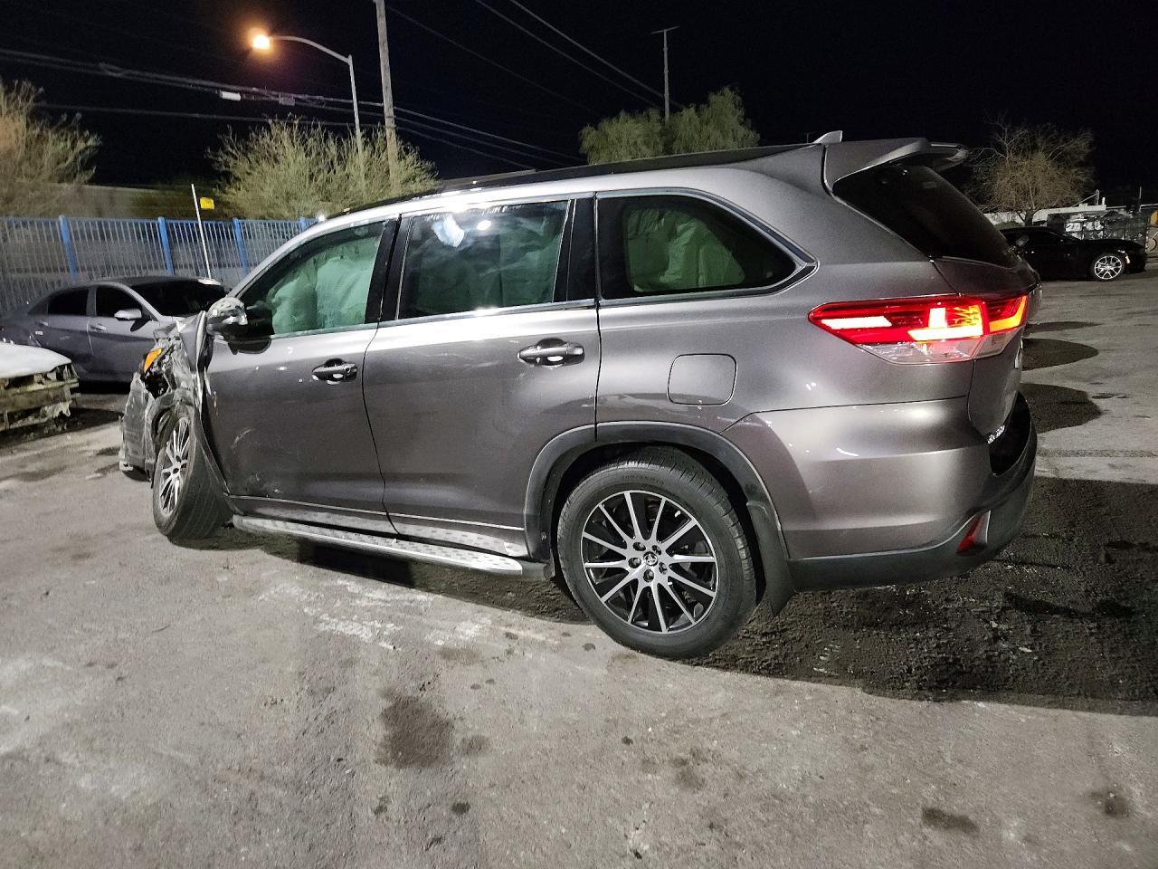 2018 TOYOTA HIGHLANDER