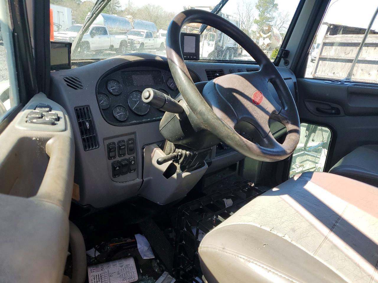 2019 PETERBILT 337
