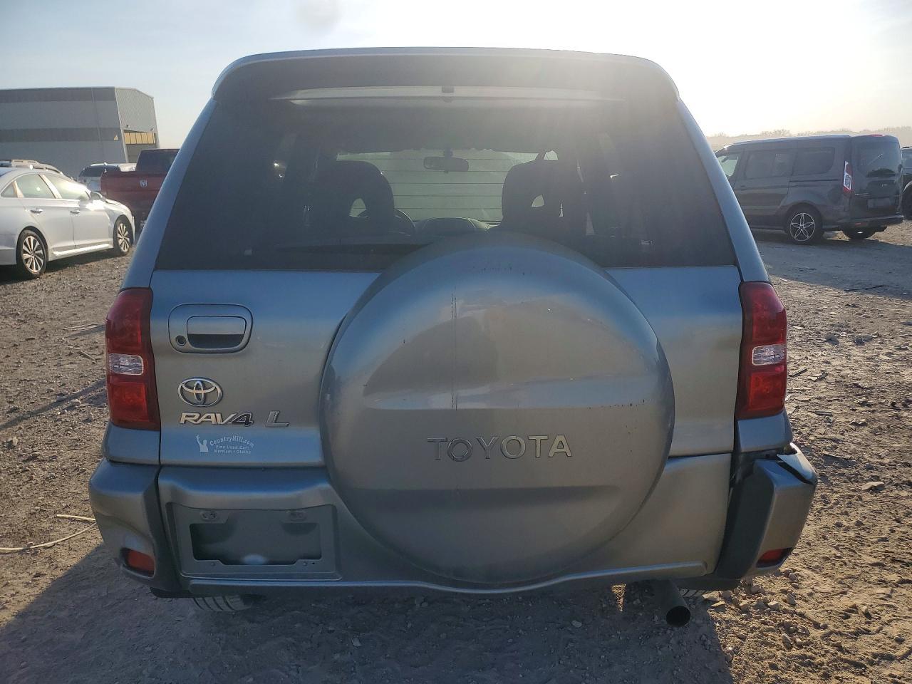 2004 TOYOTA RAV4