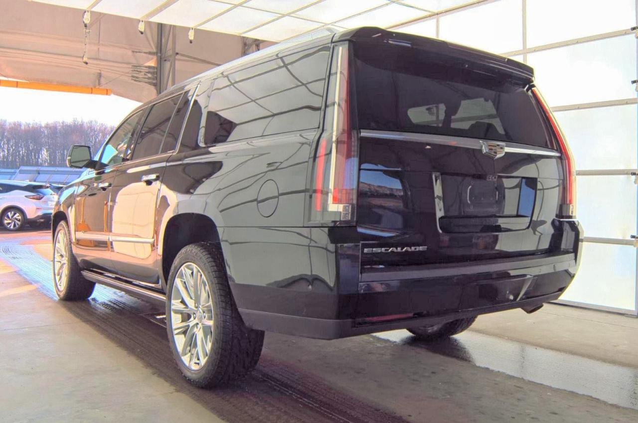 2018 CADILLAC Escalade ESV