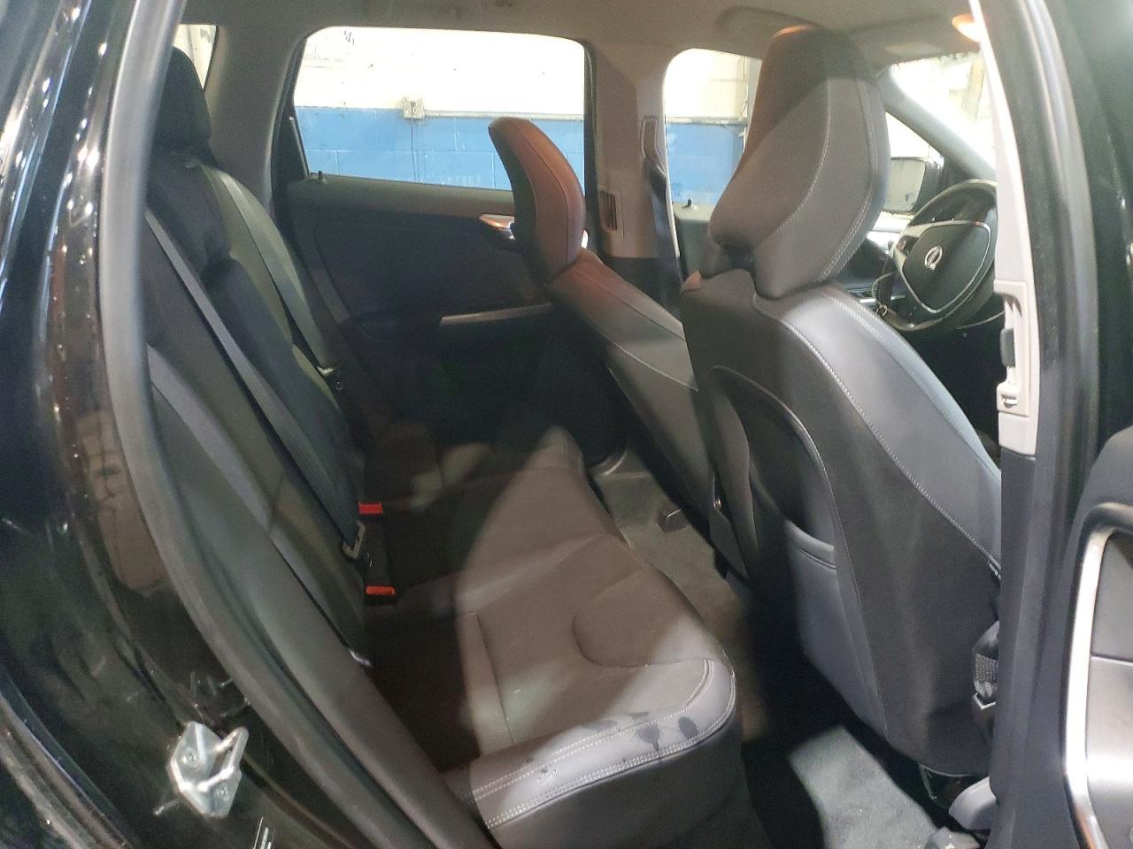 2015 VOLVO XC60