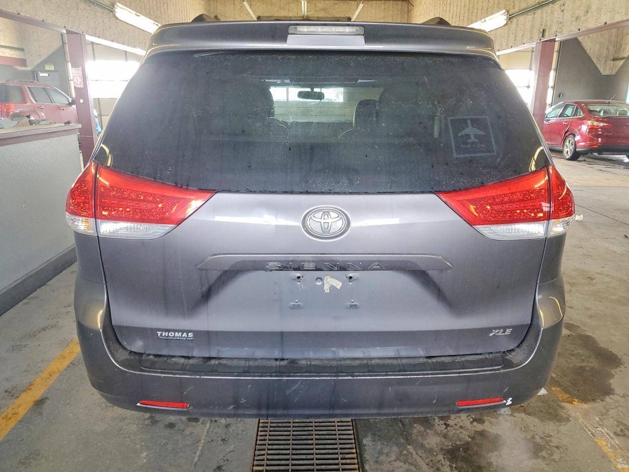 2014 TOYOTA SIENNA