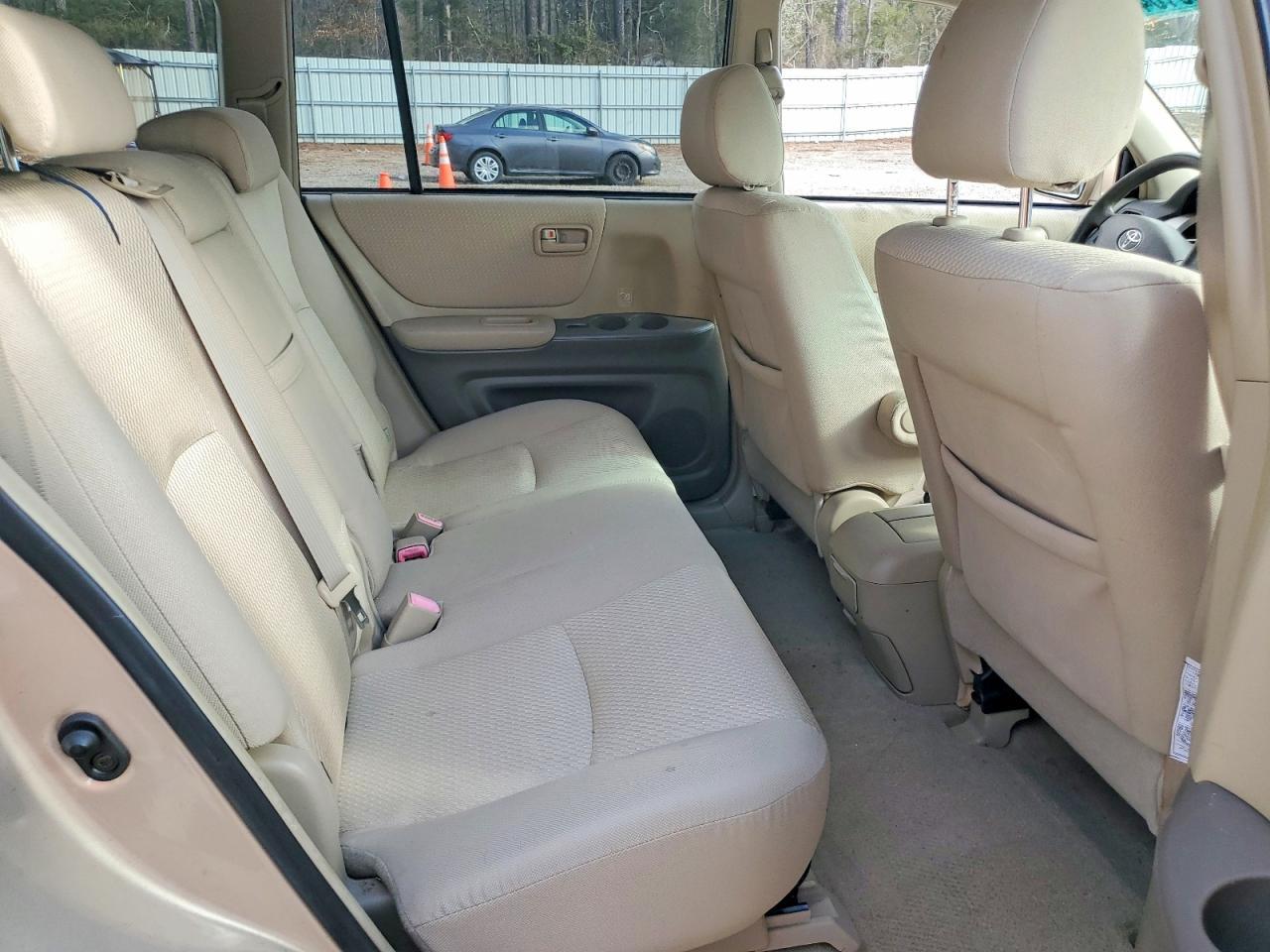 2004 TOYOTA HIGHLANDER