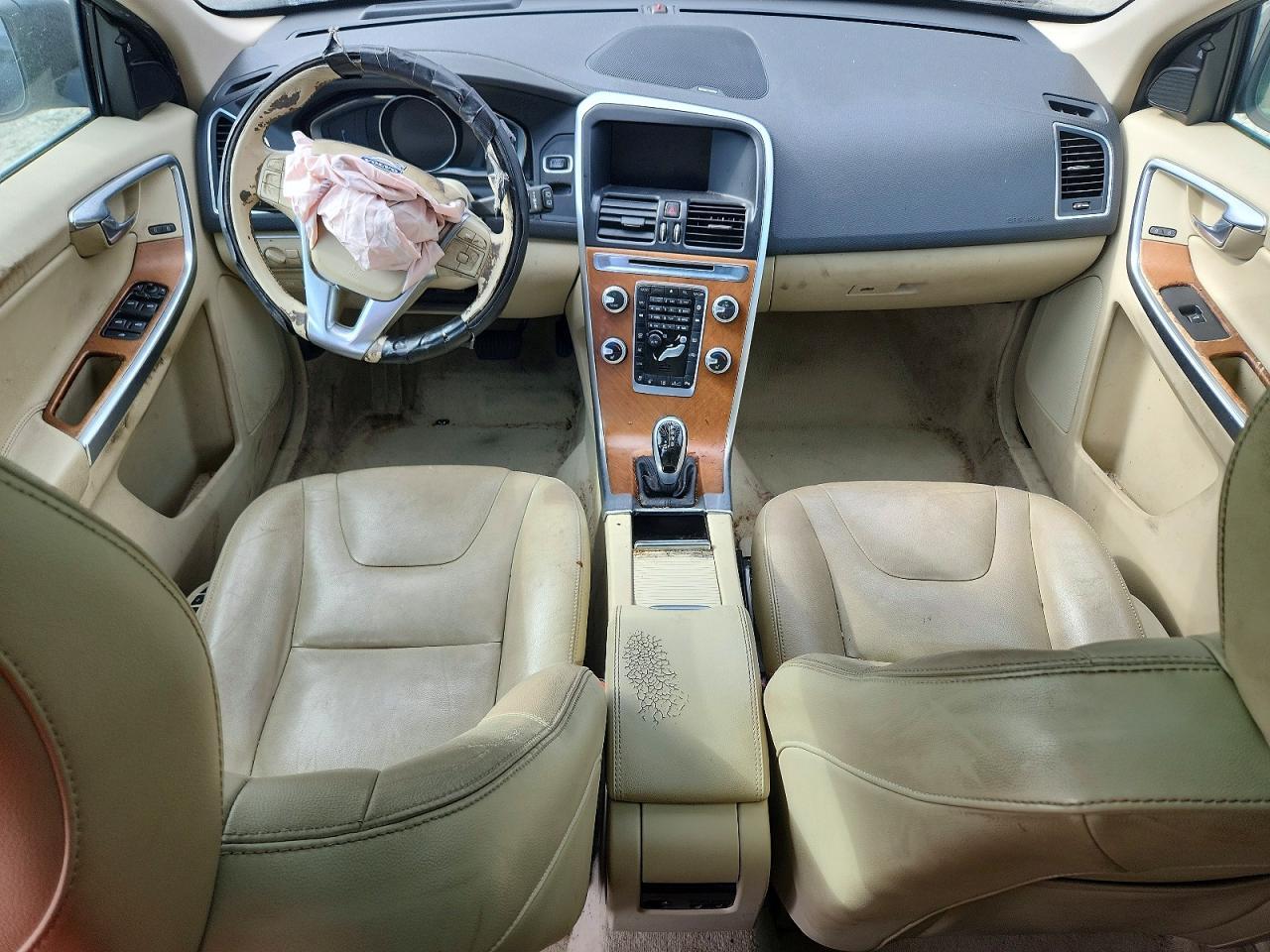 2016 VOLVO XC60