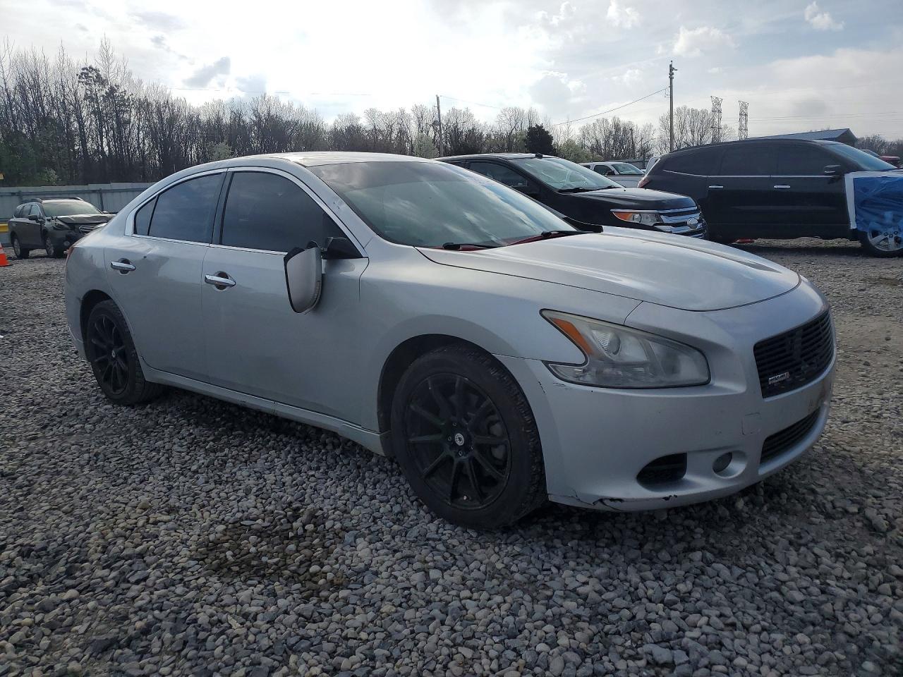 2009 NISSAN Maxima