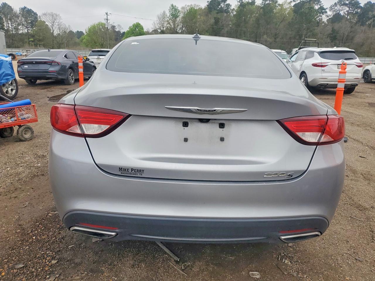 2015 CHRYSLER 200