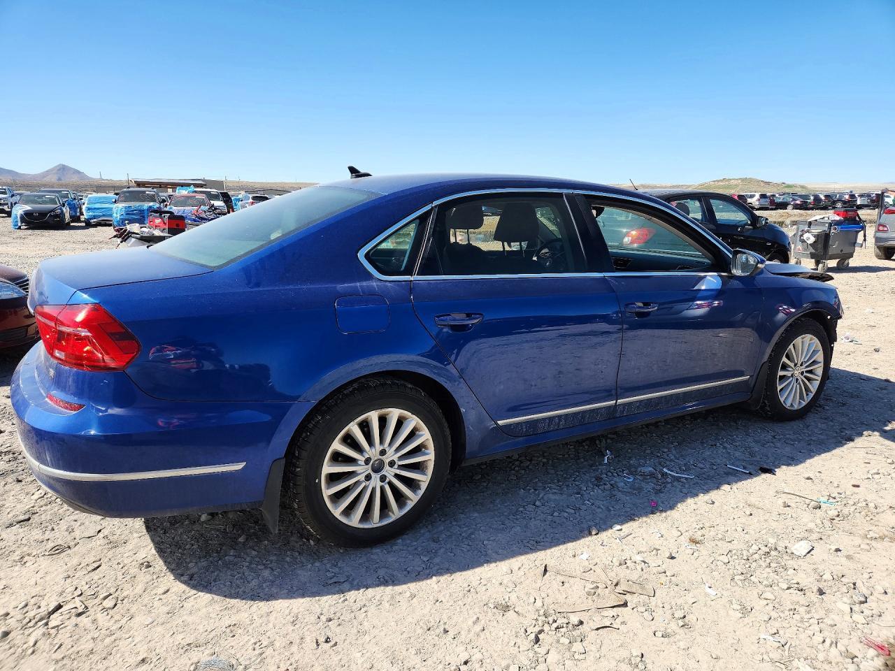 2016 VOLKSWAGEN Passat