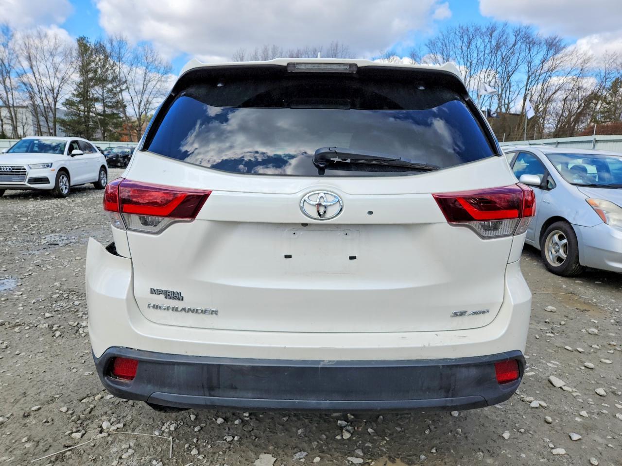 2019 TOYOTA HIGHLANDER