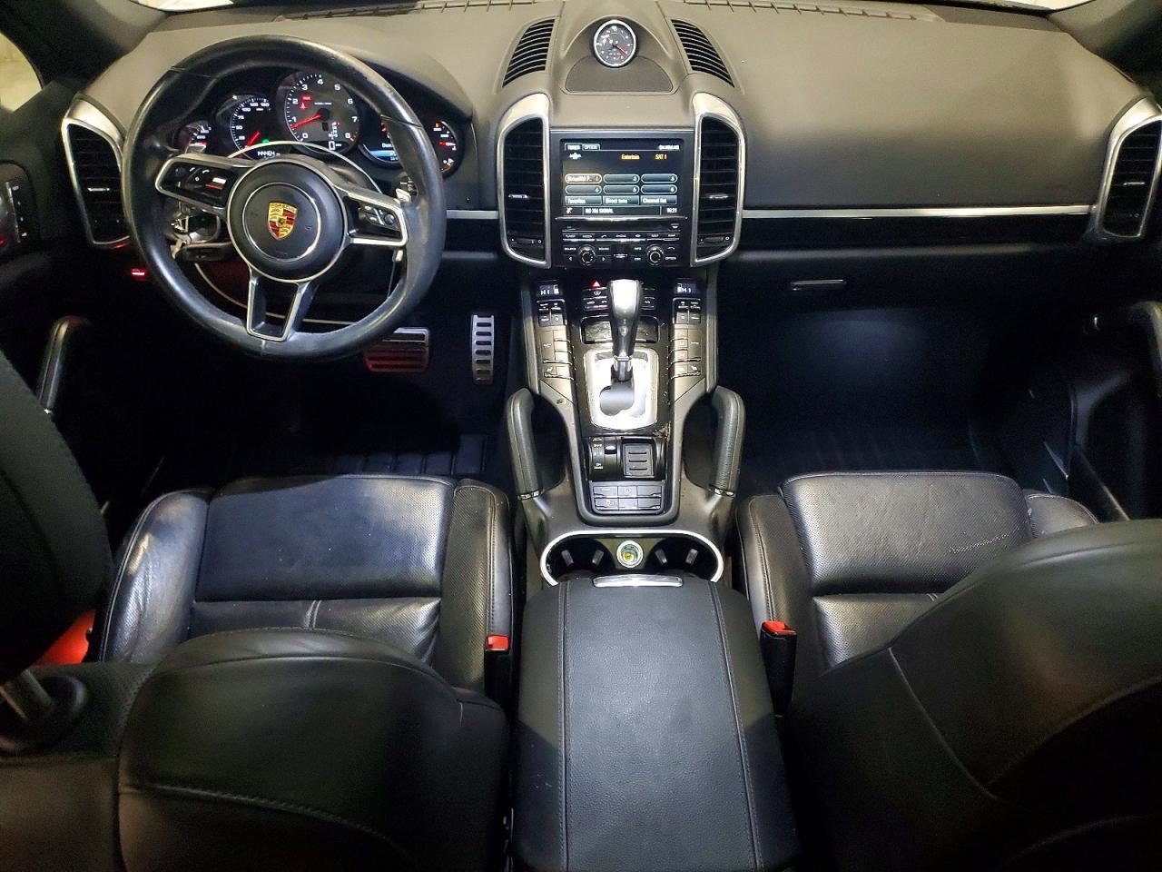 2015 PORSCHE CAYENNE