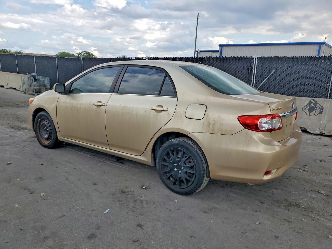 2013 TOYOTA COROLLA