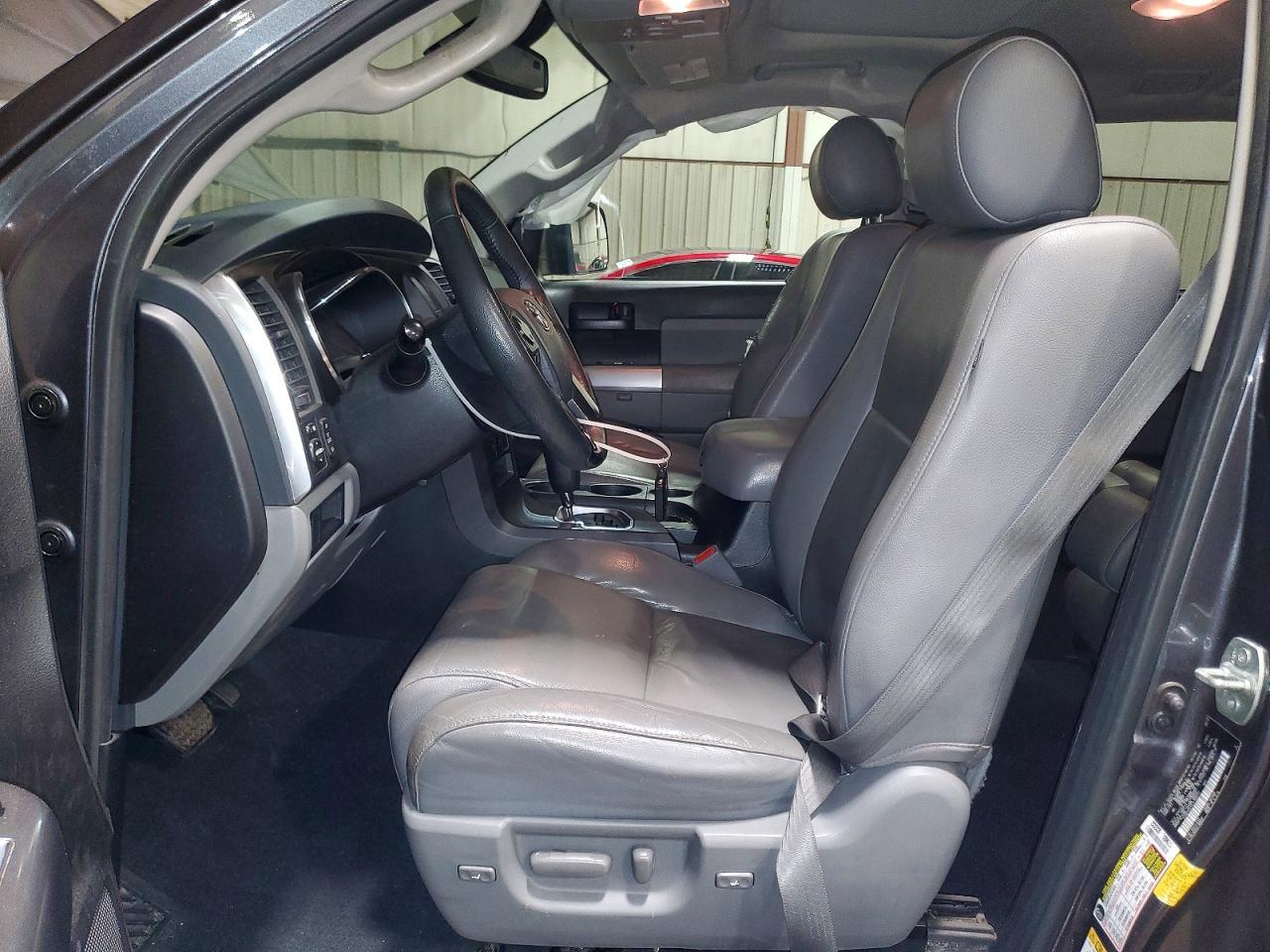 2020 TOYOTA Sequoia