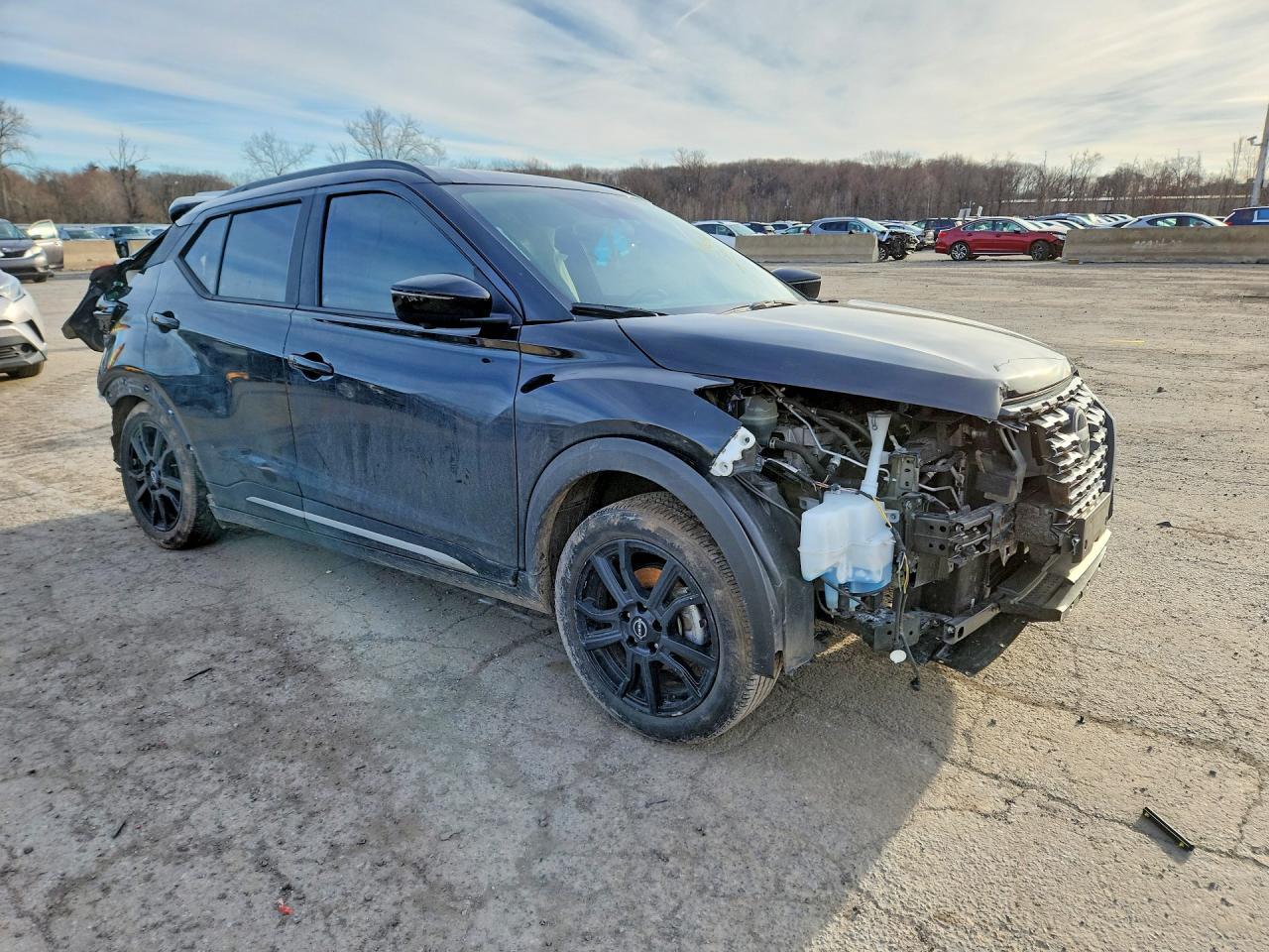 2024 NISSAN KICKS